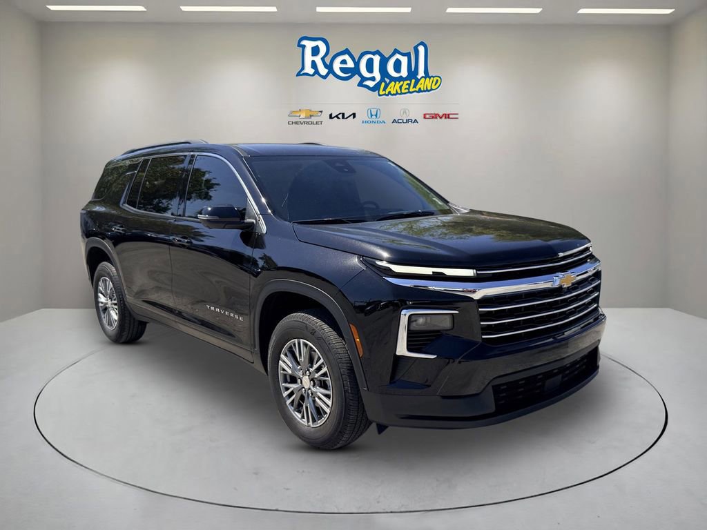 Certified 2025 Chevrolet Traverse LT w/ Driver Confidence Package