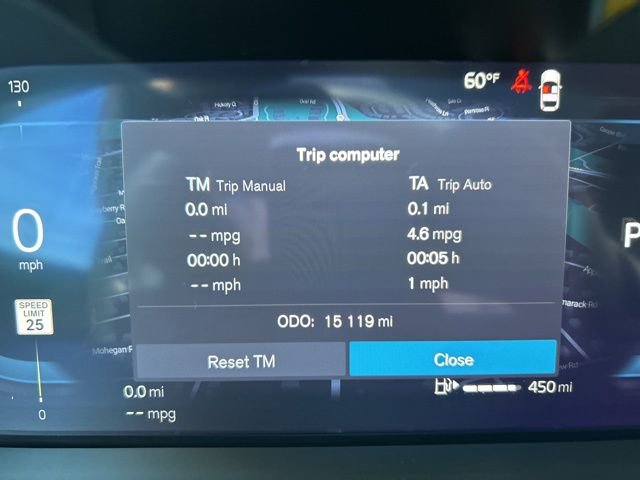 Certified 2025 Volvo XC40 B5 Plus image 21