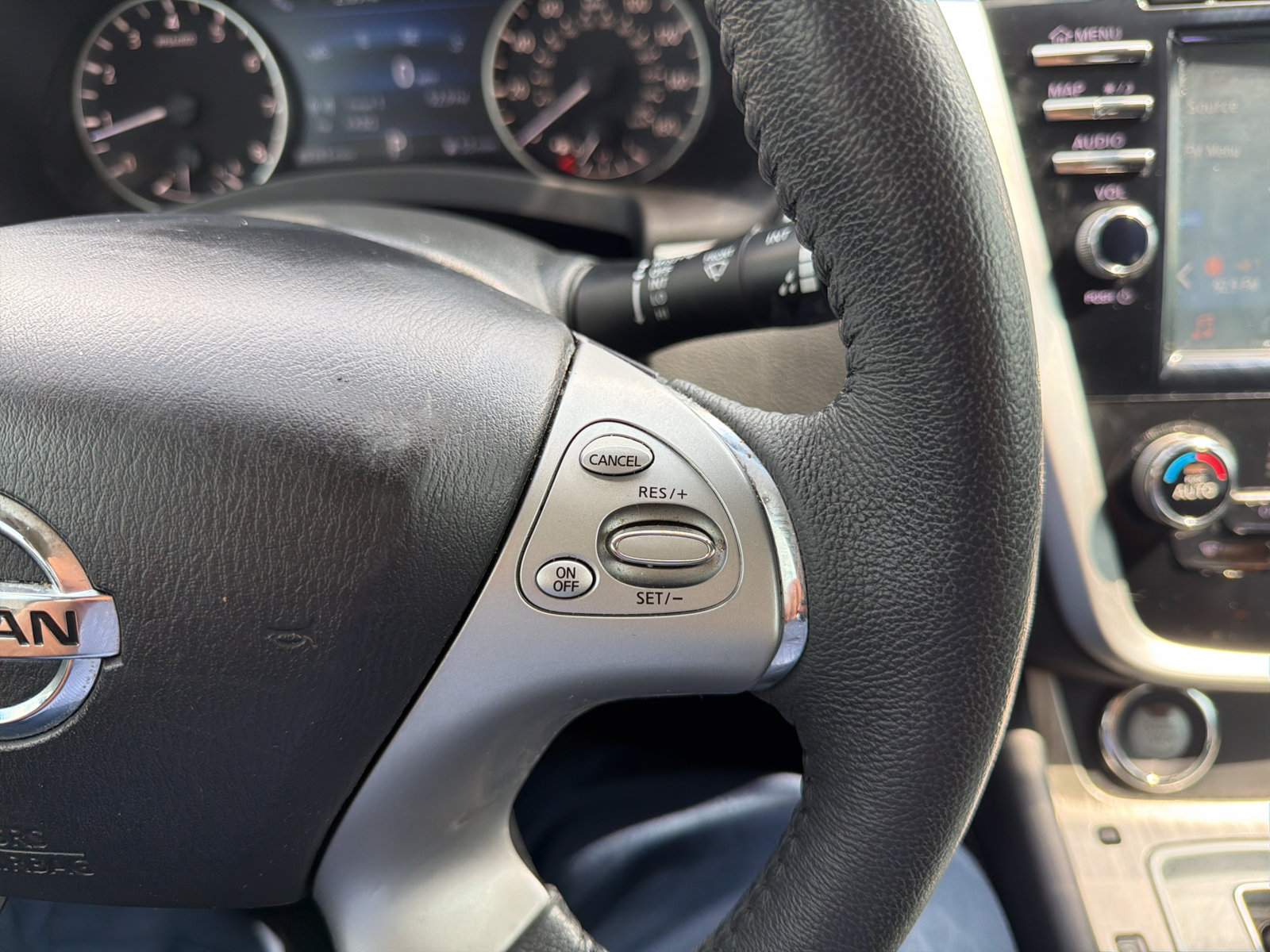 Used 2015 Nissan Murano SL FWD image 16