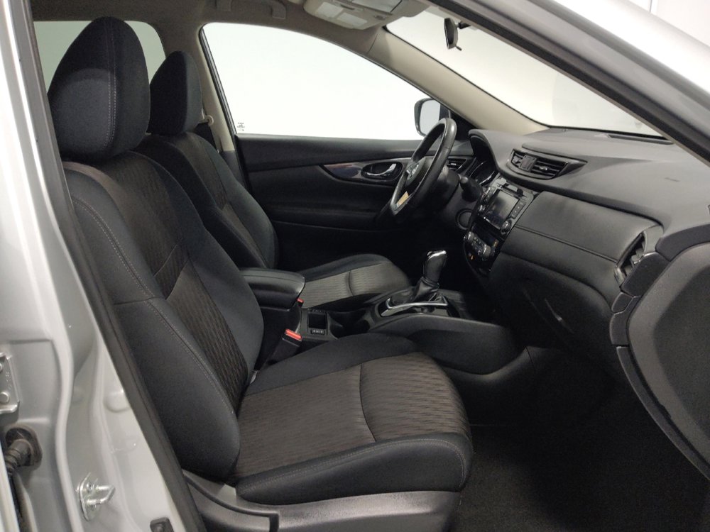 Used 2018 Nissan Rogue SV w/ Premium Package image 21