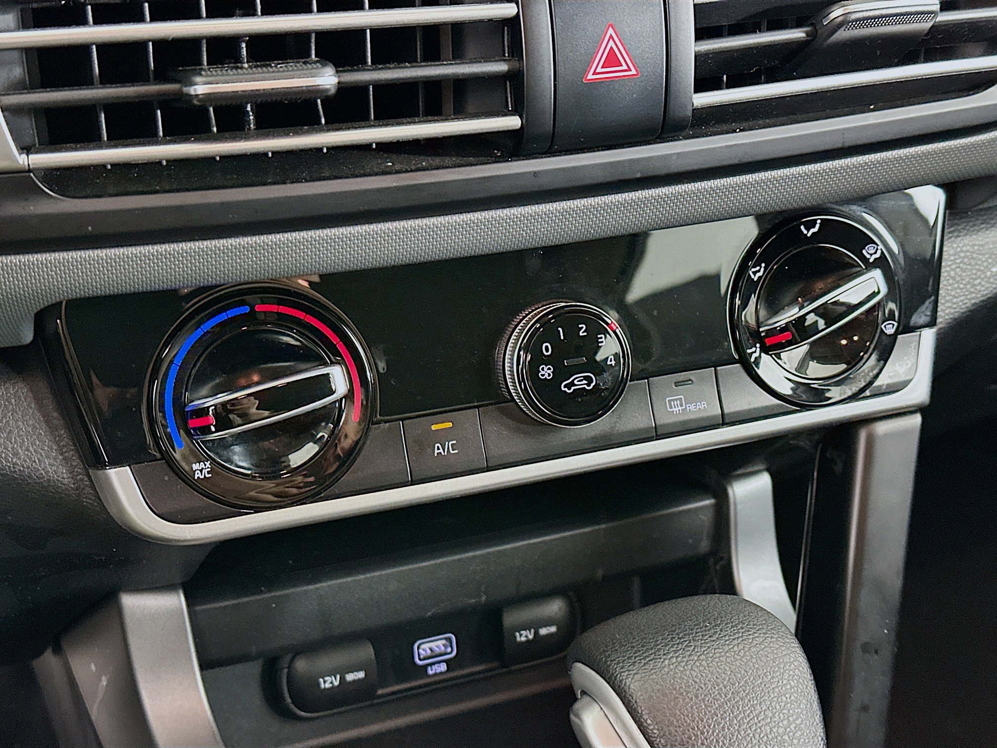 Used 2023 Kia Seltos LX image 23