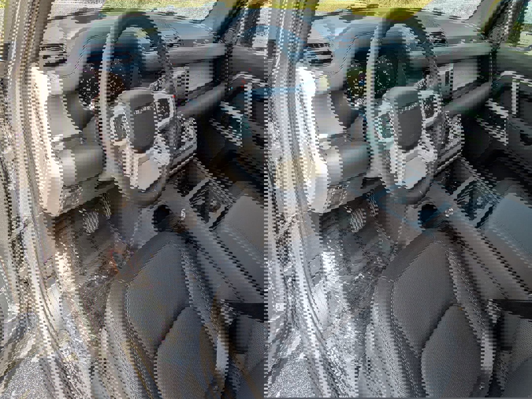 Certified 2024 Land Rover Defender 110 X-Dynamic SE image 9