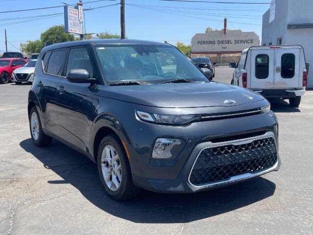Used 2020 Kia Soul S FWD image 1