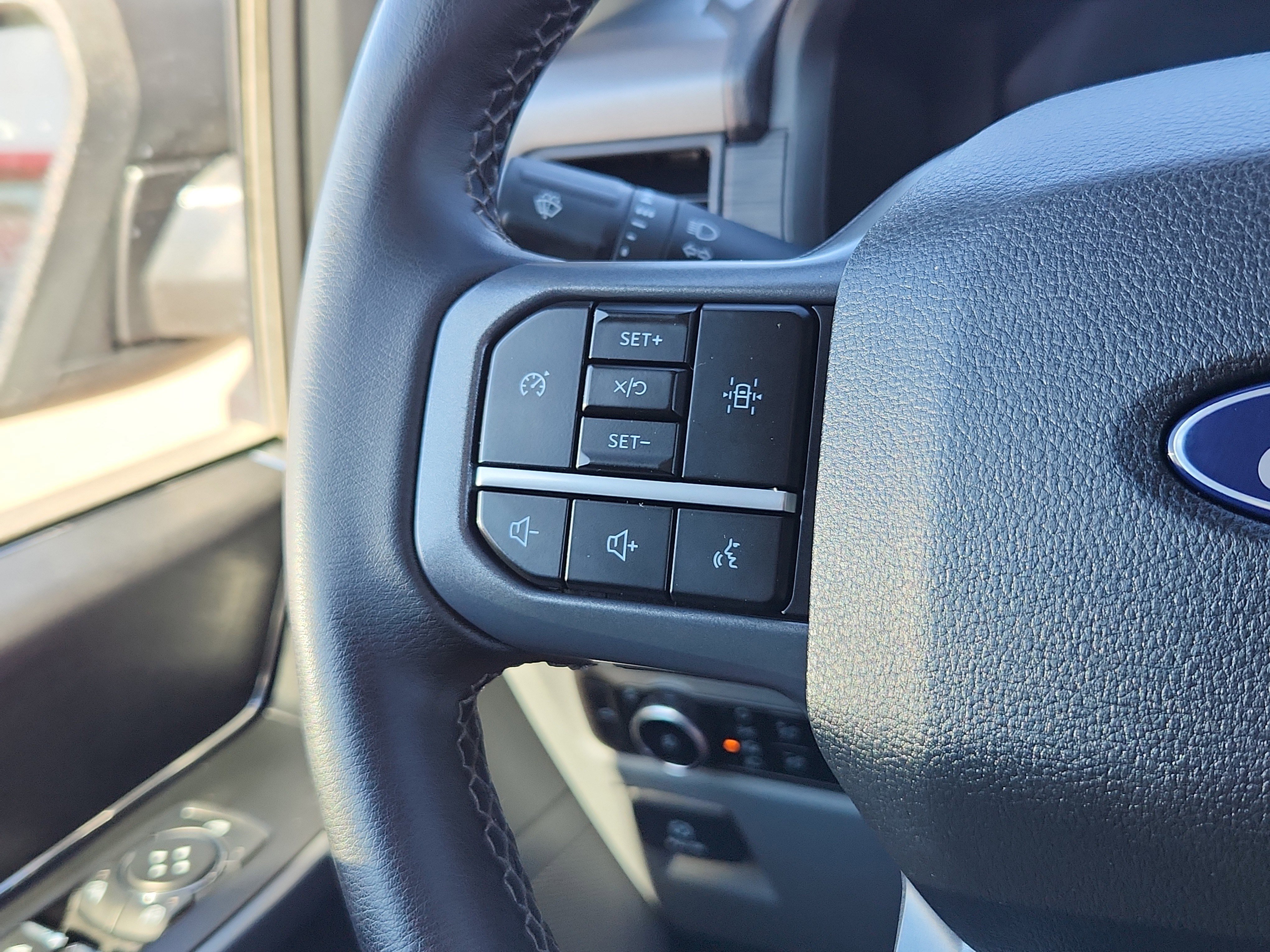 Used 2025 Ford F150 XLT w/ Equipment Group 301A Standard AWD/4WD image 18