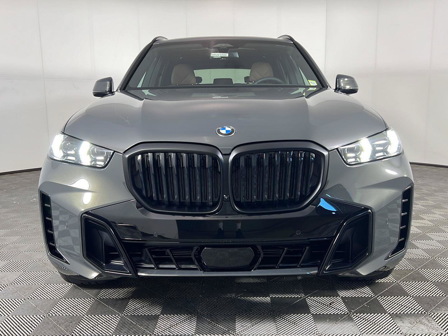 New 2026 BMW X5 xDrive40i w/ M Sport Package AWD/4WD image 5