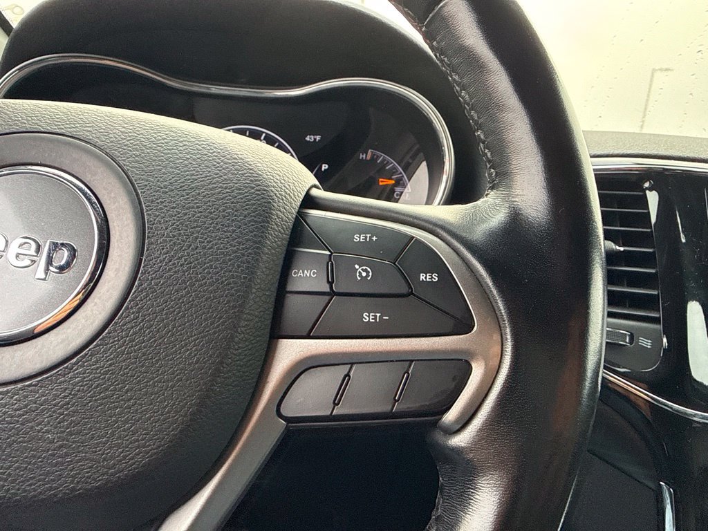 Used 2021 Jeep Grand Cherokee Altitude AWD/4WD image 17