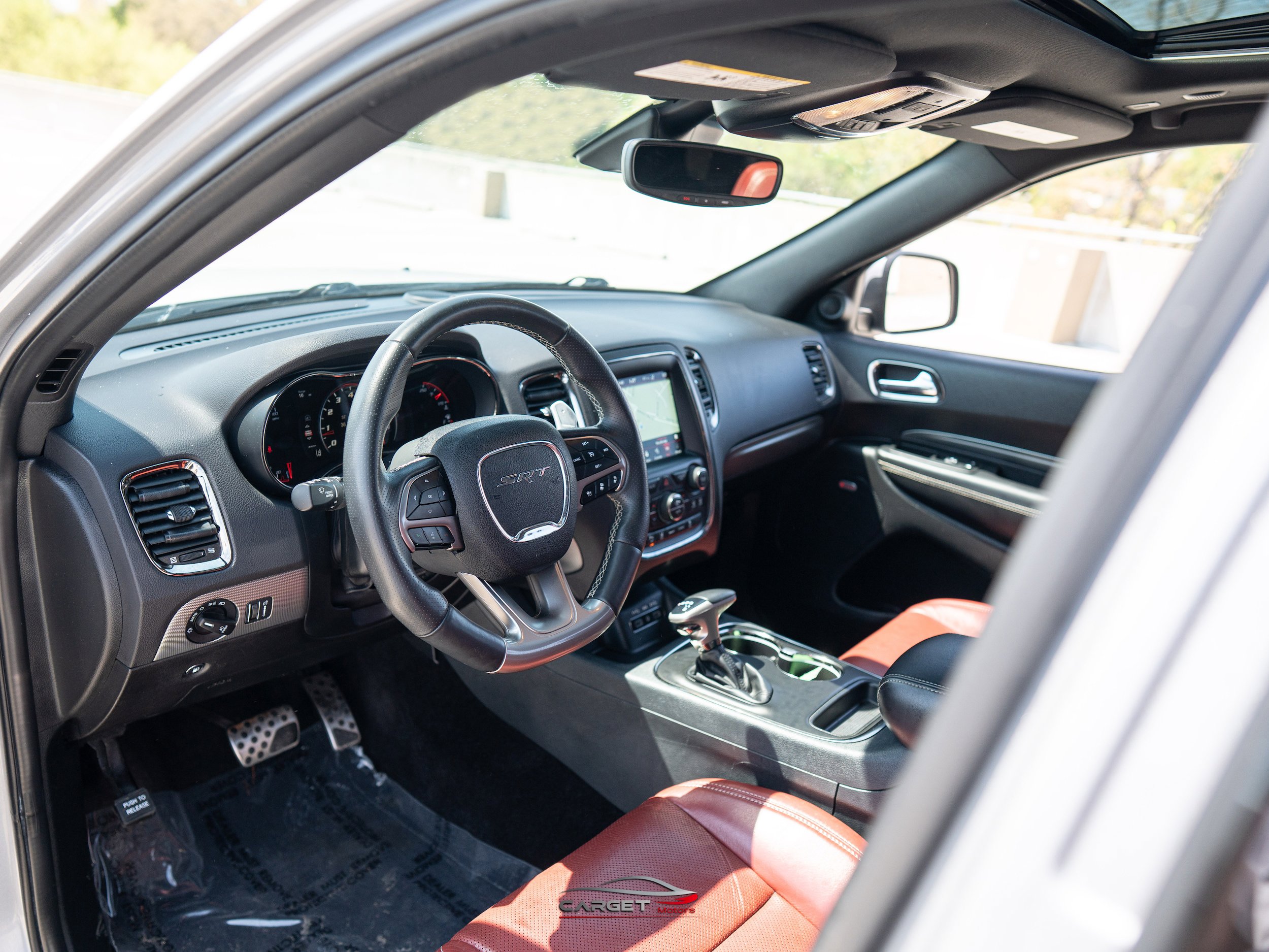 Used 2018 Dodge Durango SRT w/ Technology Group AWD/4WD image 13