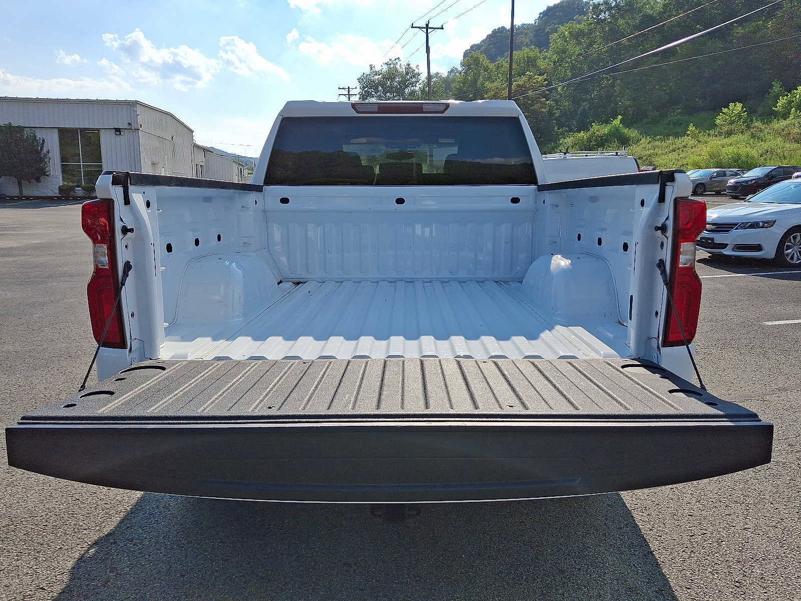 Used 2020 Chevrolet Silverado 1500 Custom w/ Custom Value Package image 28