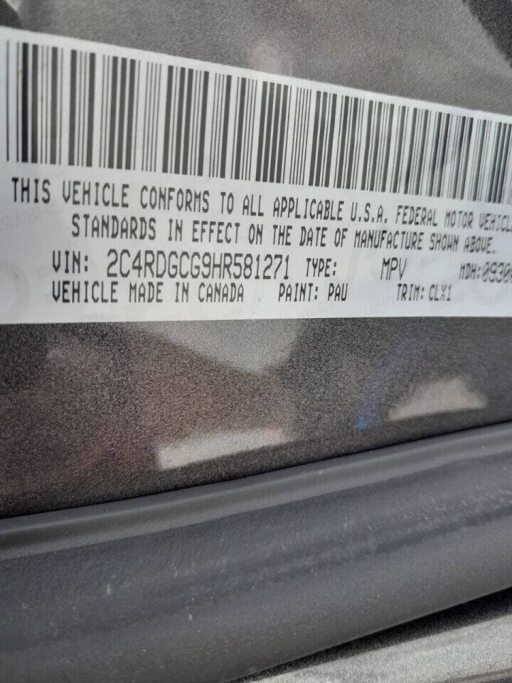 Used 2017 Dodge Grand Caravan SXT image 8