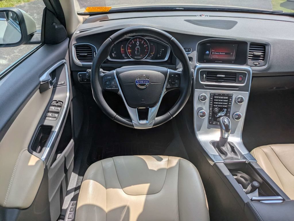 Used 2018 Volvo S60 T5 Inscription FWD image 18