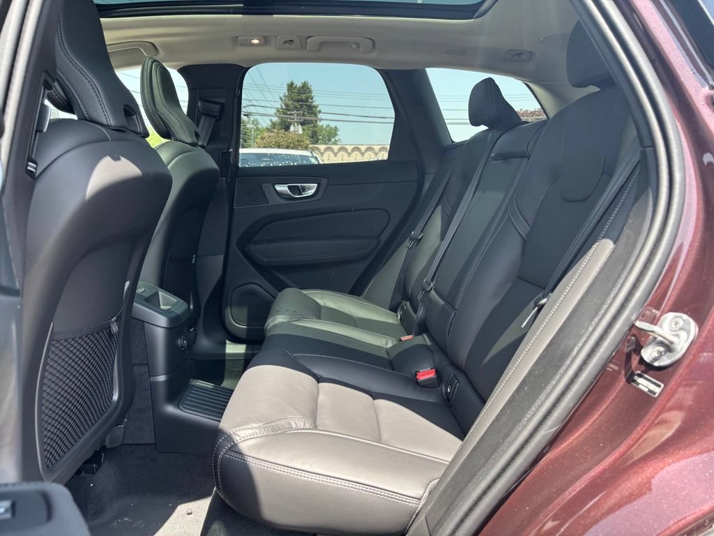 New 2026 Volvo XC60 T8 Ultra w/ Protection Package Premier AWD/4WD image 17