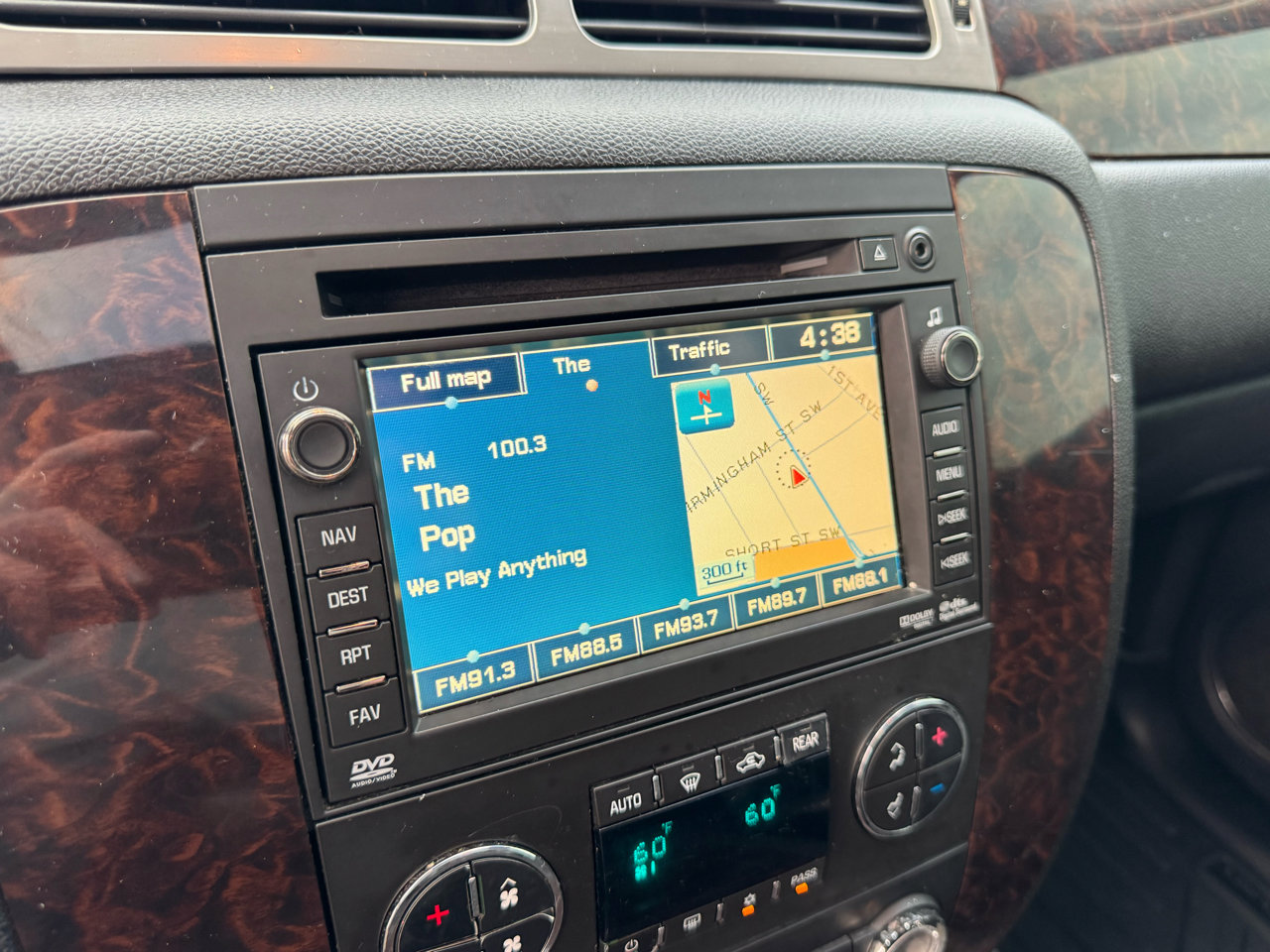 Used 2011 GMC Yukon XL Denali image 30