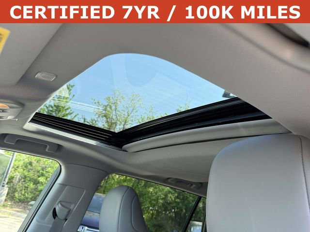 Used 2024 Toyota Highlander XLE FWD image 18