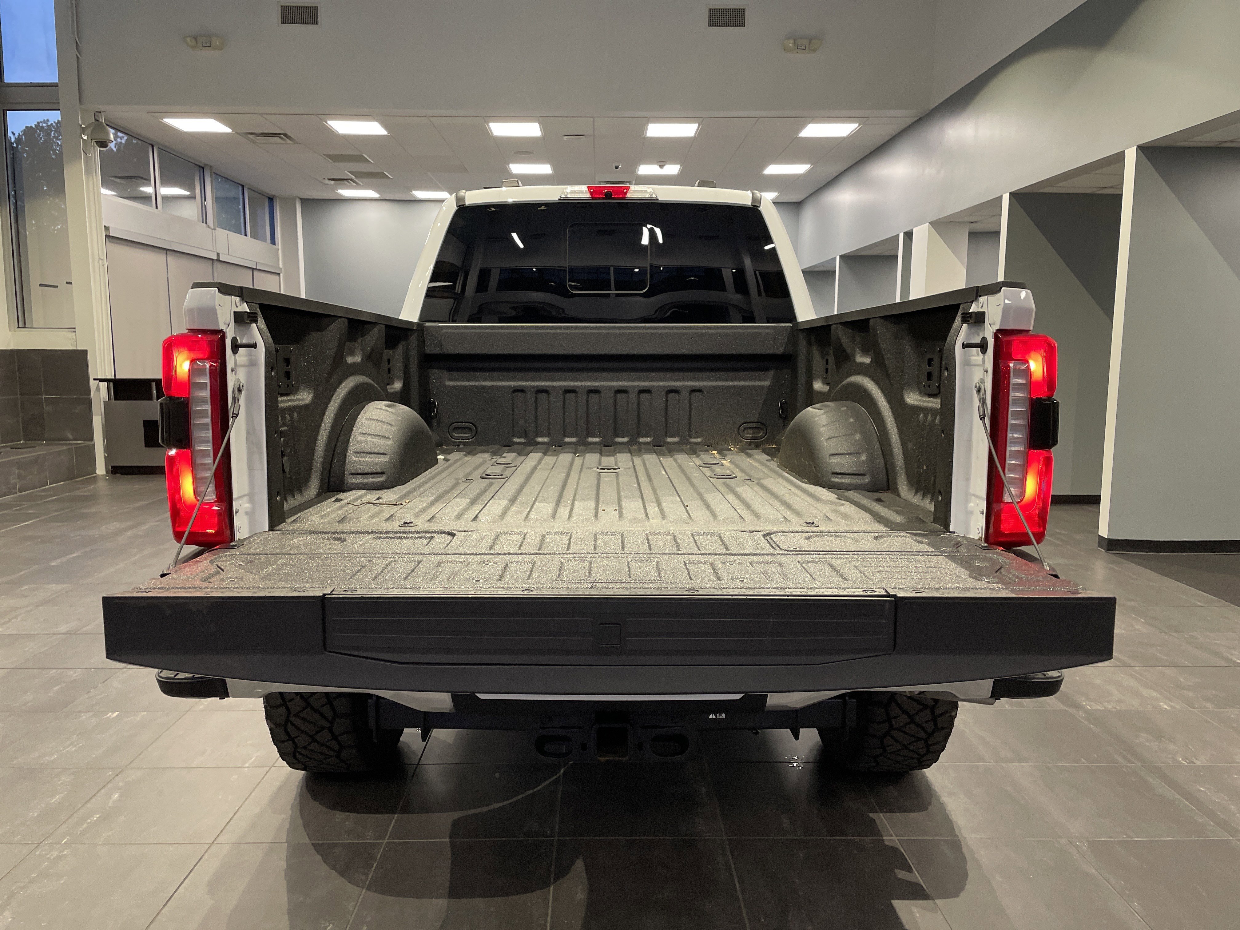 Used 2025 Ford F250 Lariat w/ Lariat Ultimate Package image 37