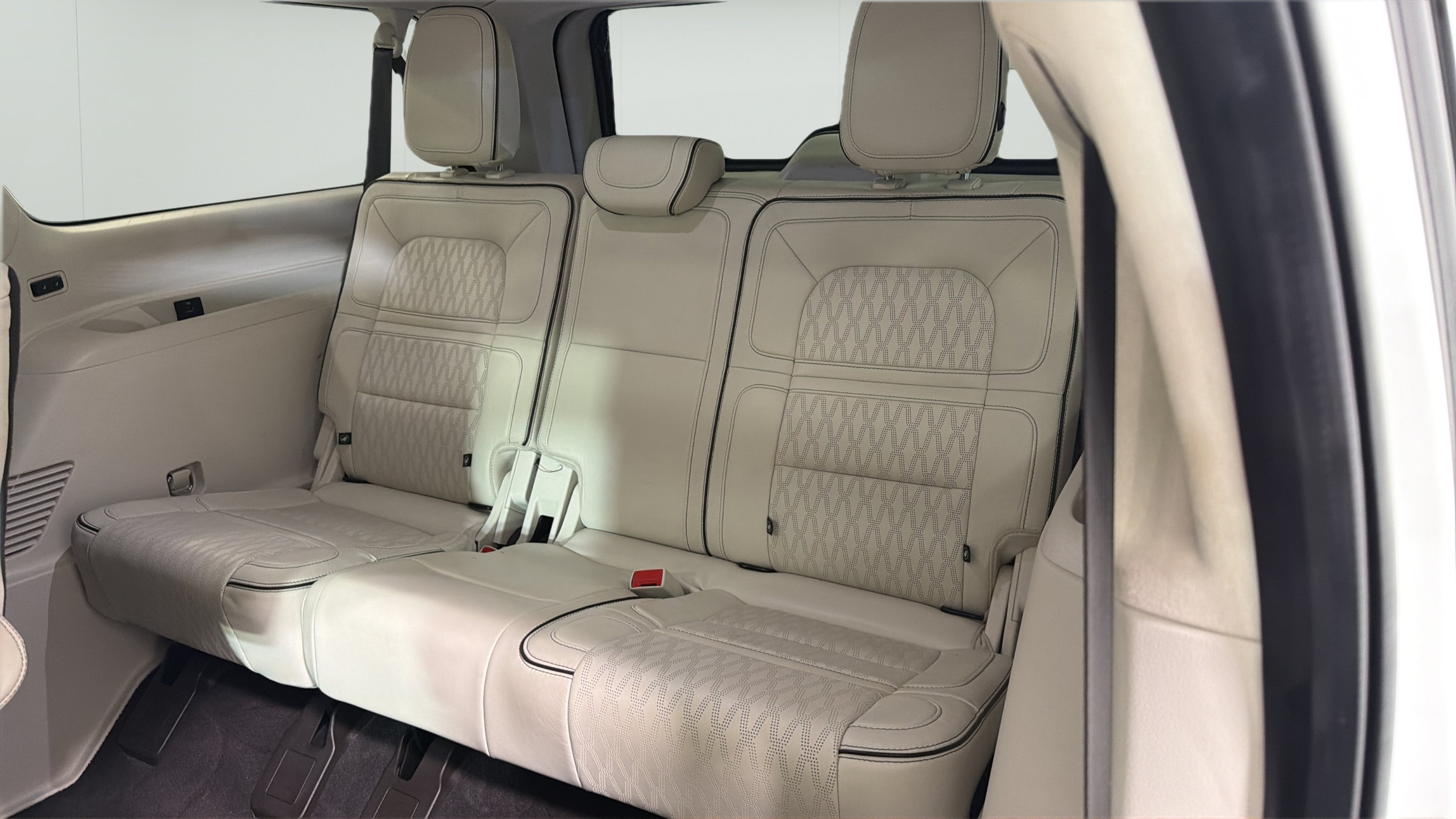 Used 2023 Lincoln Navigator L Black Label AWD/4WD image 23