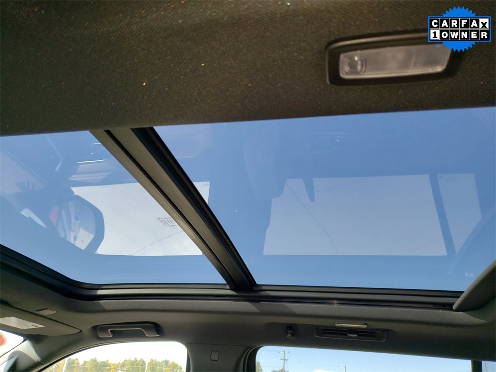 Used 2024 Chevrolet Suburban High Country image 21