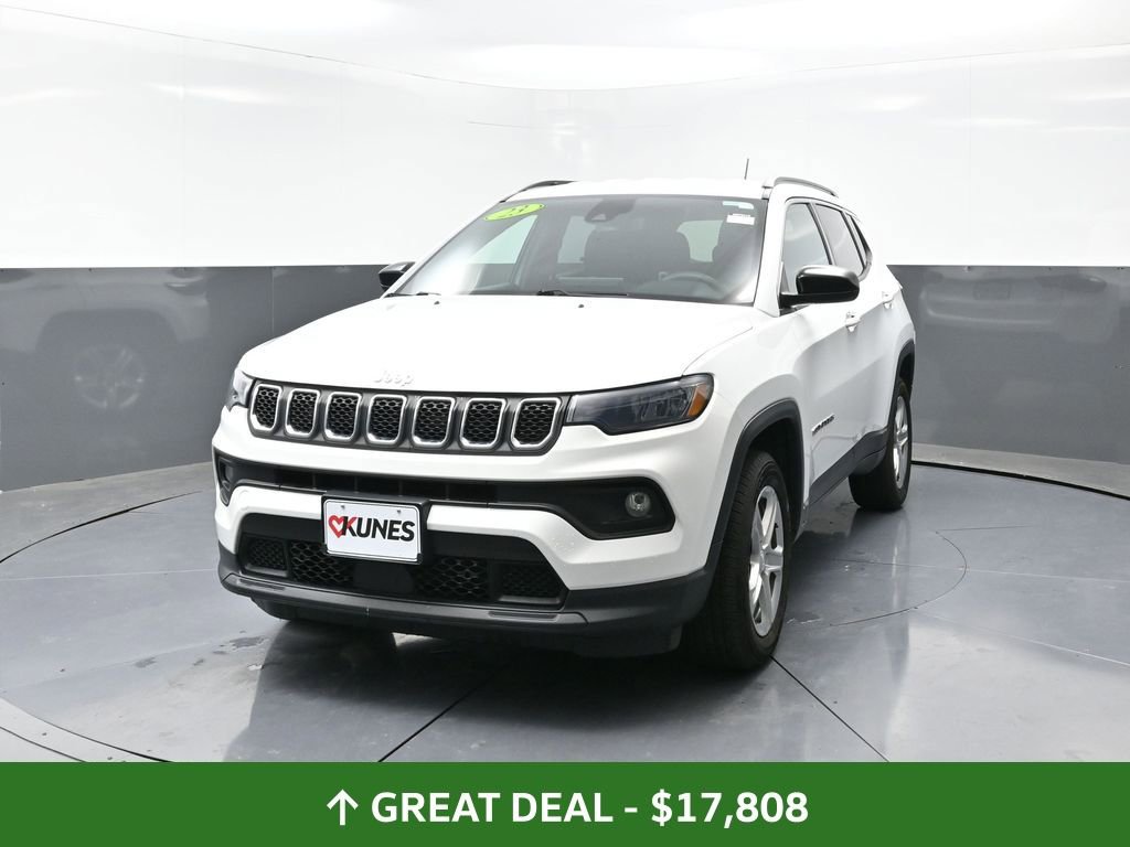 Used 2023 Jeep Compass Latitude image 8