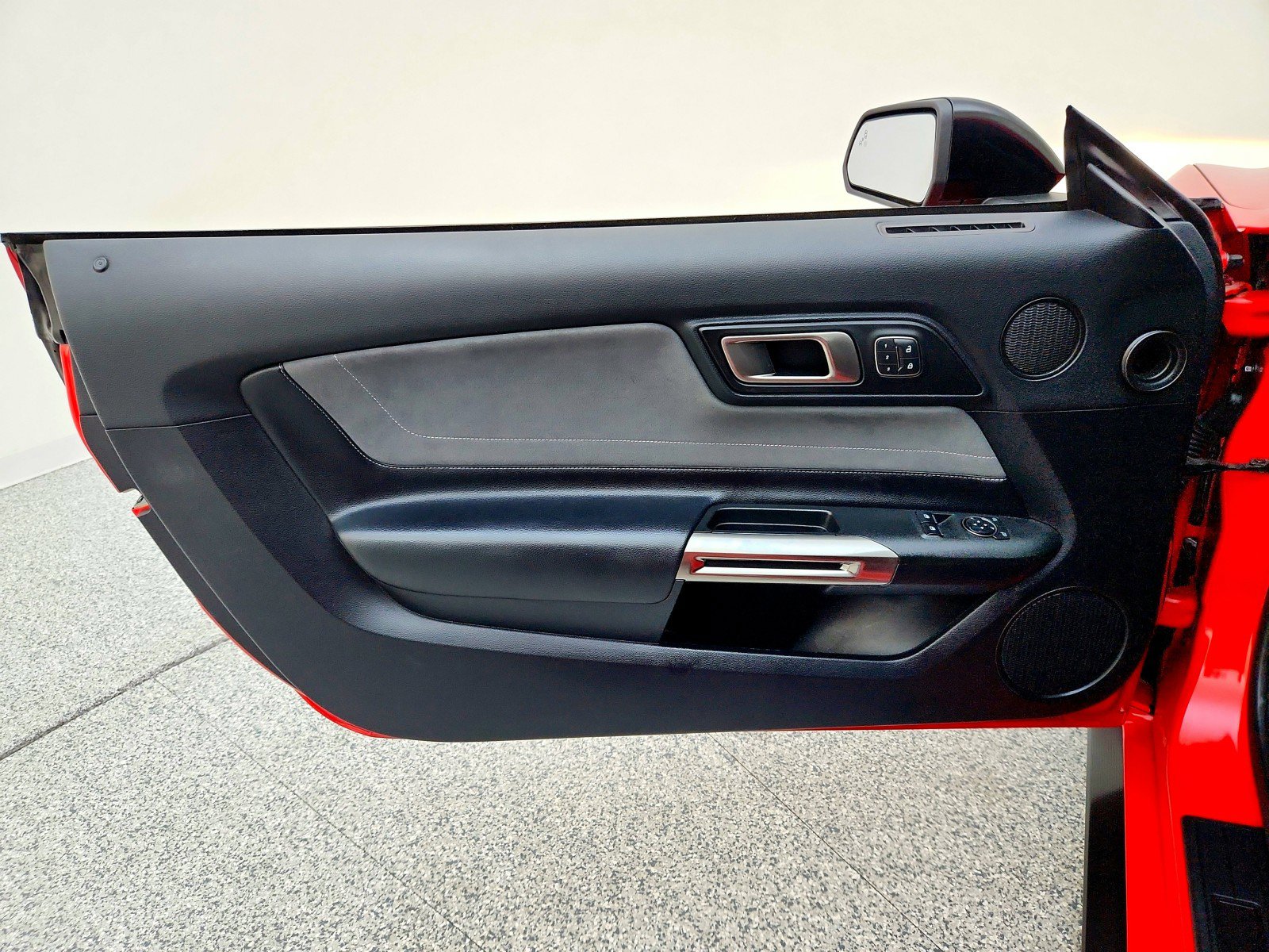 Used 2019 Ford Mustang Shelby GT350 w/ Technology Package image 23