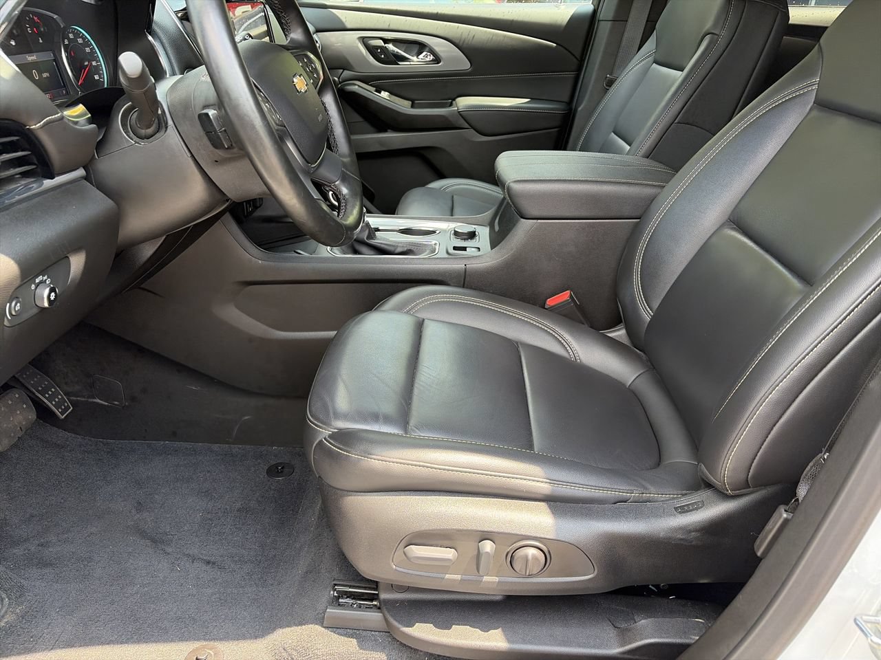 Used 2023 Chevrolet Traverse LT w/ LPO, Floor Liner Package AWD/4WD image 21