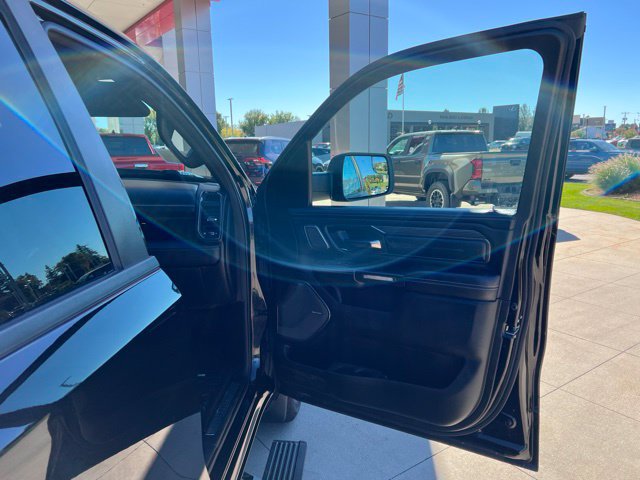 Used 2020 RAM 1500 Limited w/ Black Appearance Package AWD/4WD image 38