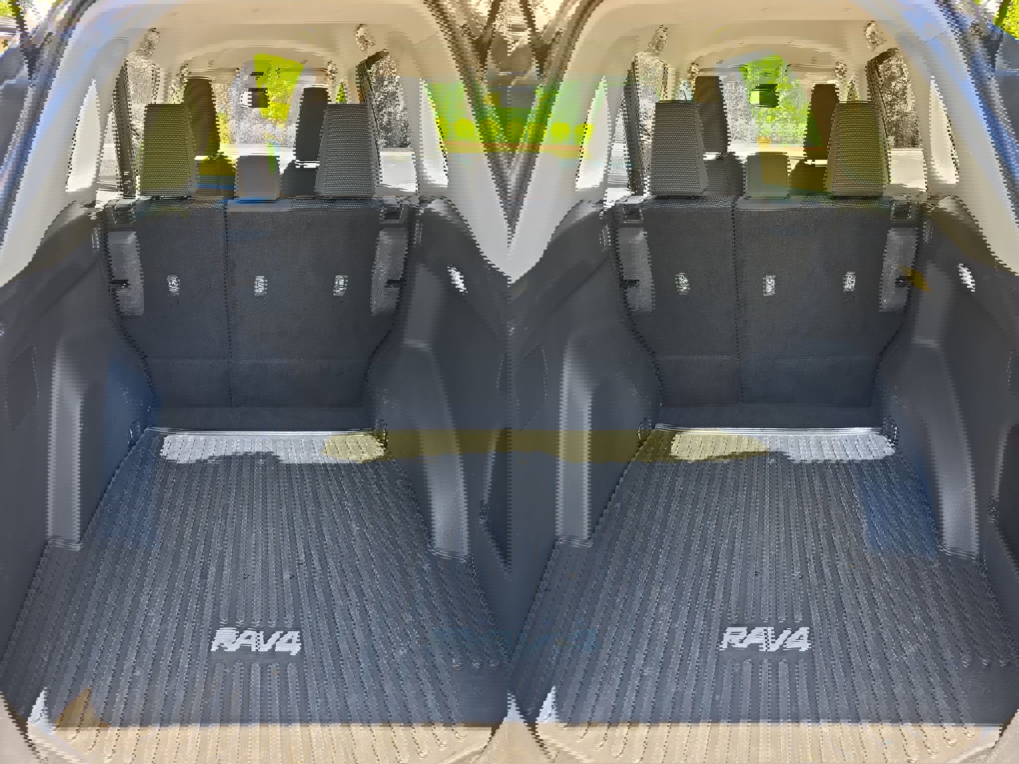 Used 2024 Toyota RAV4 LE FWD image 13