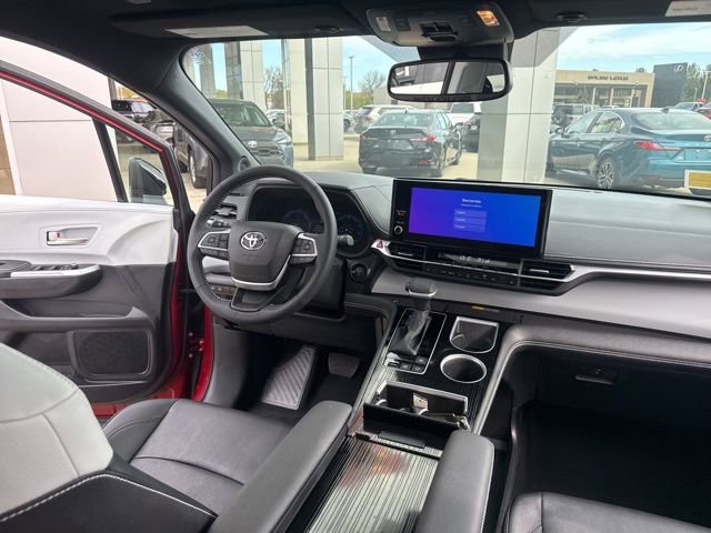 Used 2025 Toyota Sienna XSE w/ XSE Plus Package AWD/4WD image 32