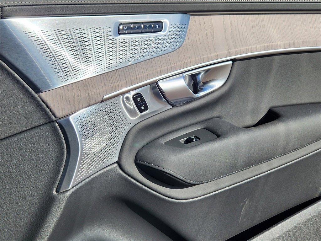 New 2026 Volvo XC90 B6 Ultra w/ Lounge Package image 28