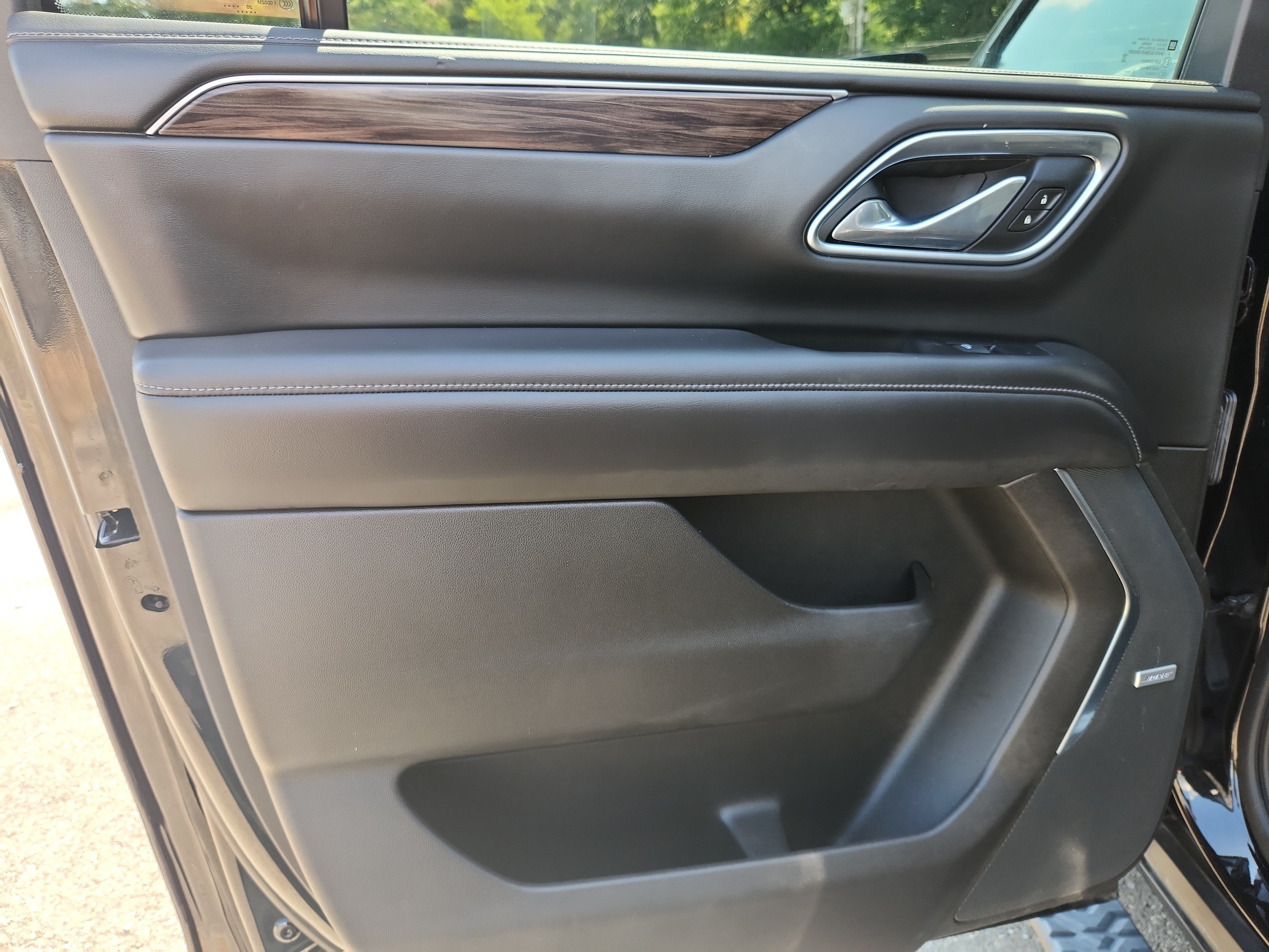 Used 2021 Chevrolet Suburban Z71 w/ Z71 Signature Package AWD/4WD image 41