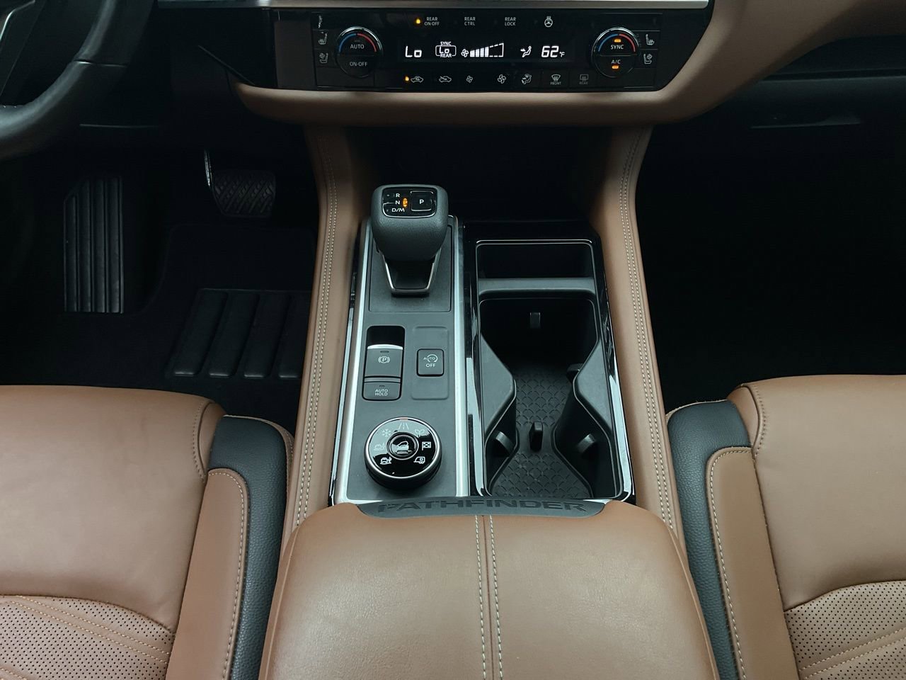 Used 2024 Nissan Pathfinder Platinum w/ Cargo Package AWD/4WD image 15