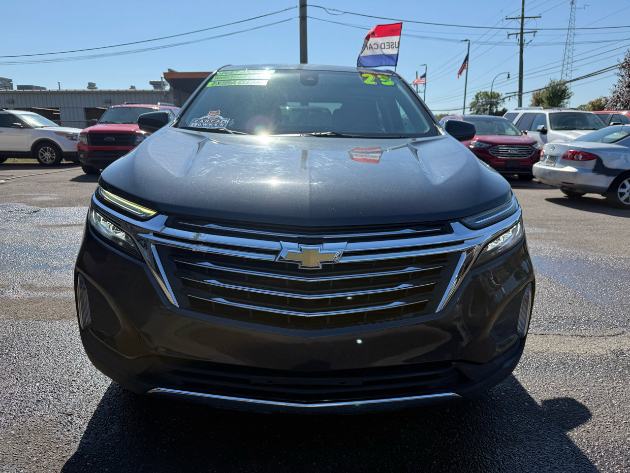 Used 2023 Chevrolet Equinox LT image 2