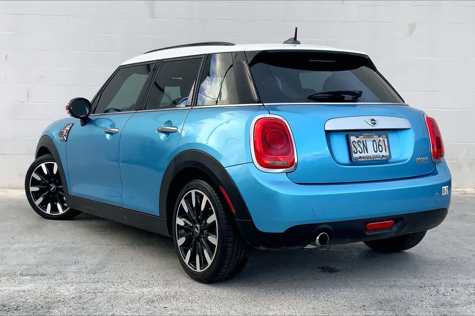 Used 2015 MINI Cooper 4-Door Hardtop FWD image 4