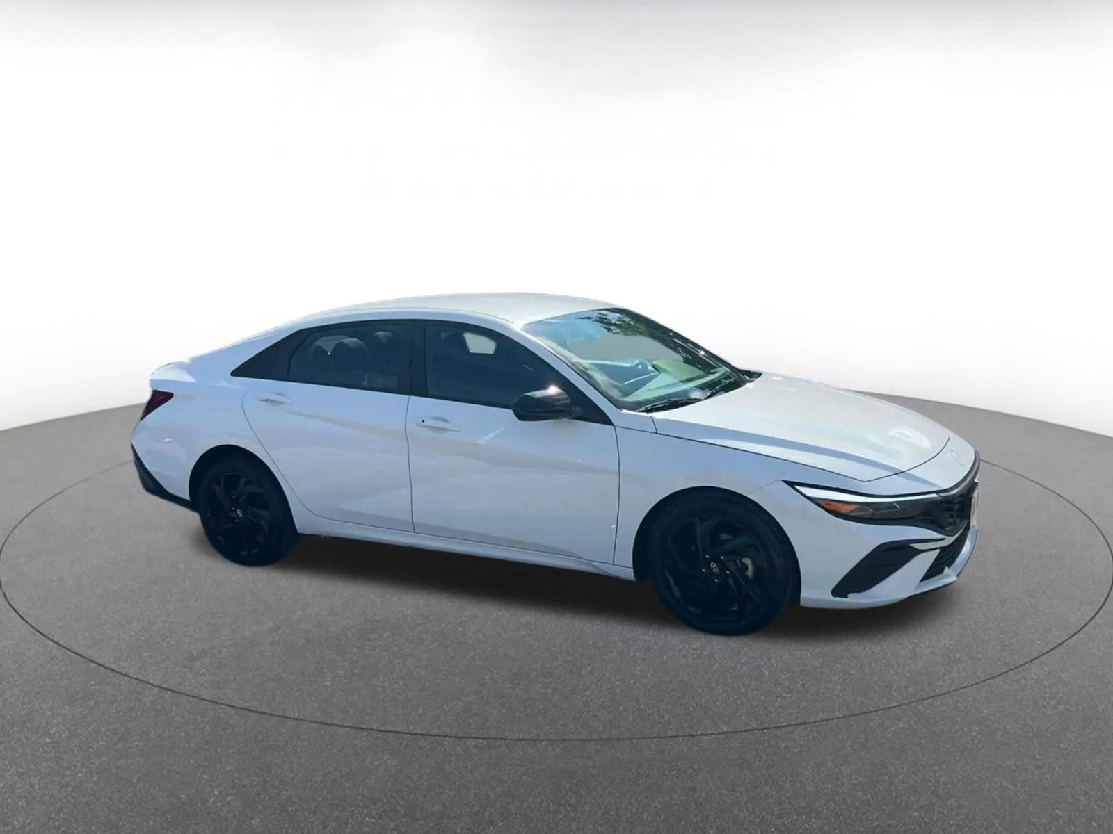 Used 2026 Hyundai Elantra Sport FWD image 2