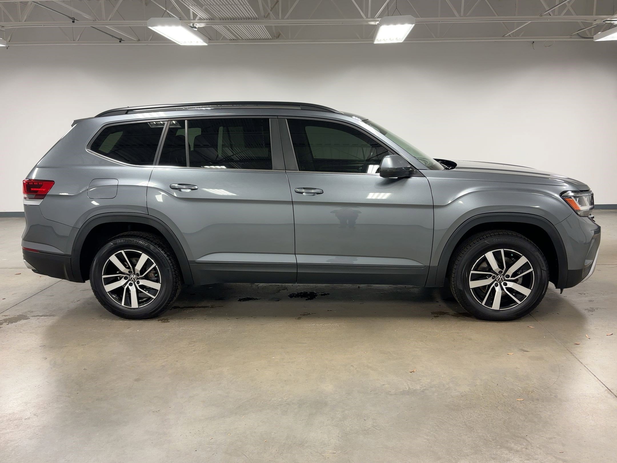 Used 2021 Volkswagen Atlas SE image 6