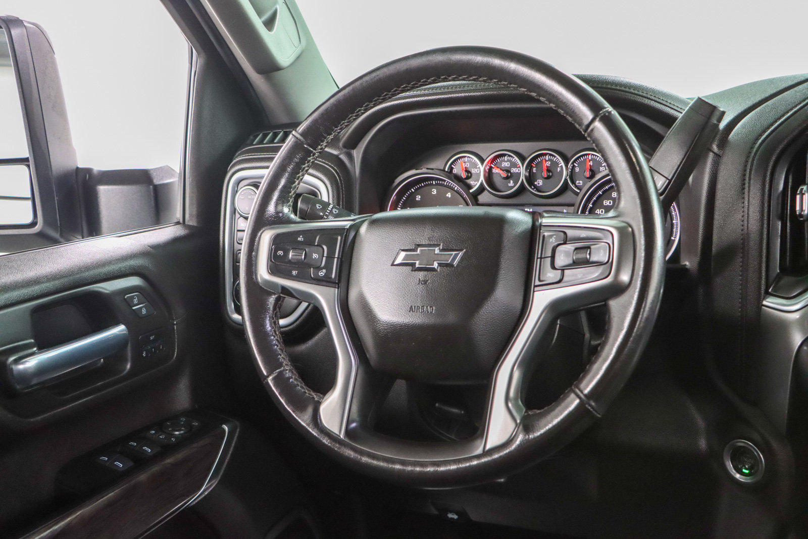 Used 2022 Chevrolet Silverado 2500 LTZ w/ LTZ Plus Package AWD/4WD image 13