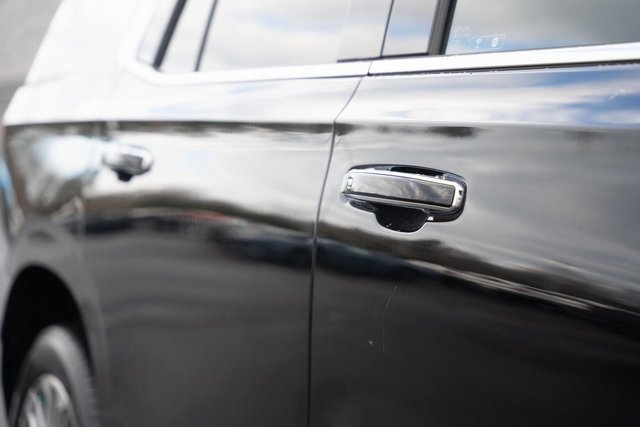 Used 2021 GMC Yukon Denali w/ Denali Premium Package image 23