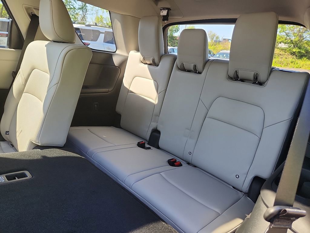New 2026 Nissan Pathfinder SL w/ SL Premium Package (P04) AWD/4WD image 6