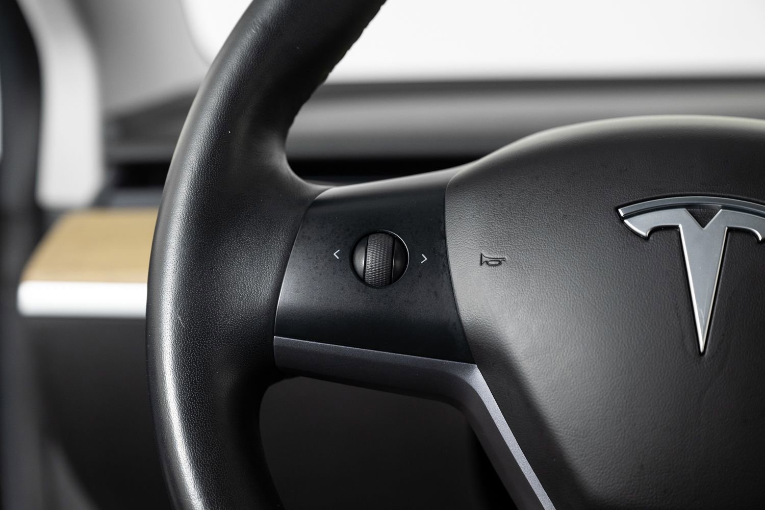 Used 2018 Tesla Model 3 Long Range image 31