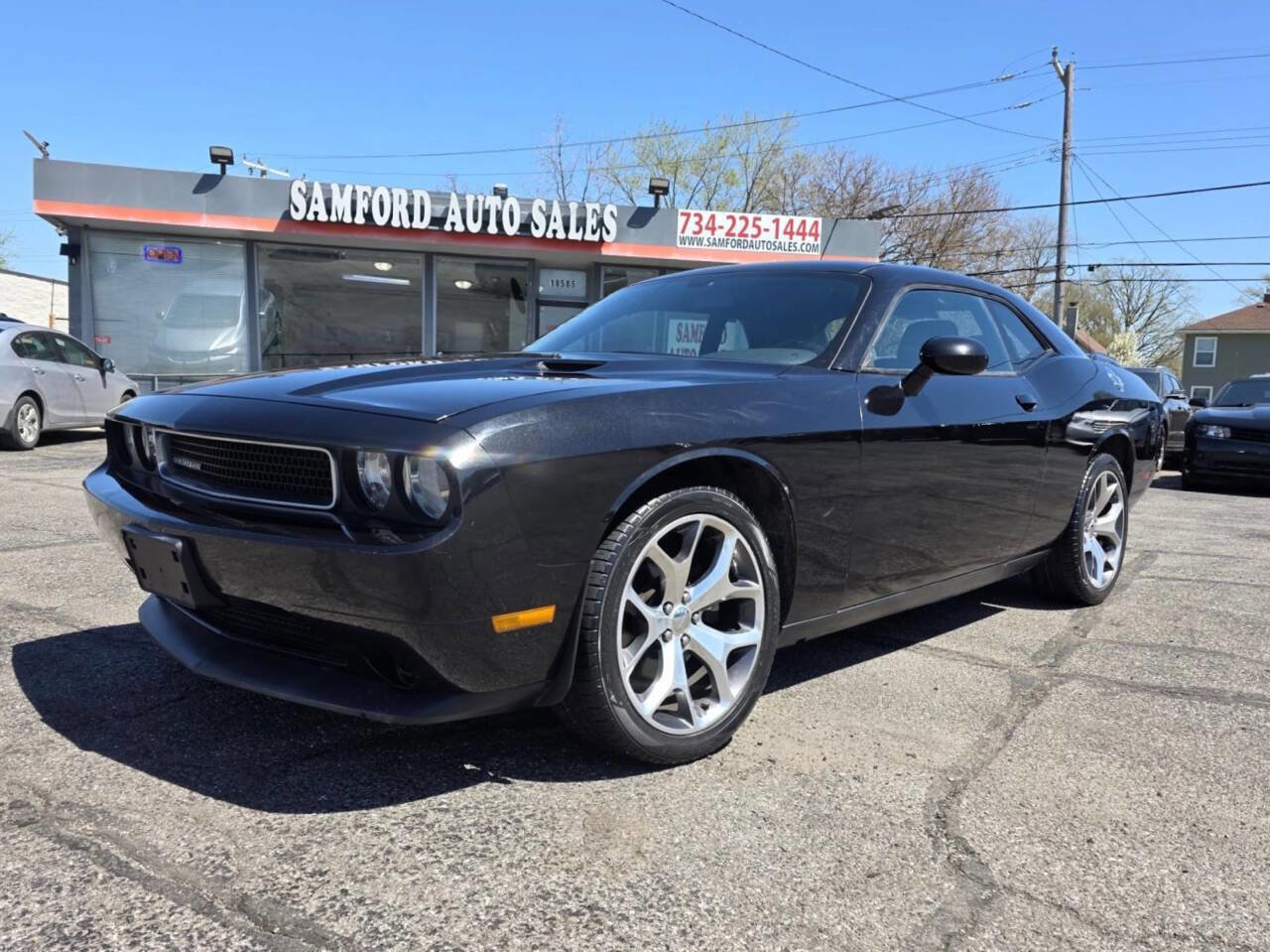 Used 2011 Dodge Challenger RWD image 2