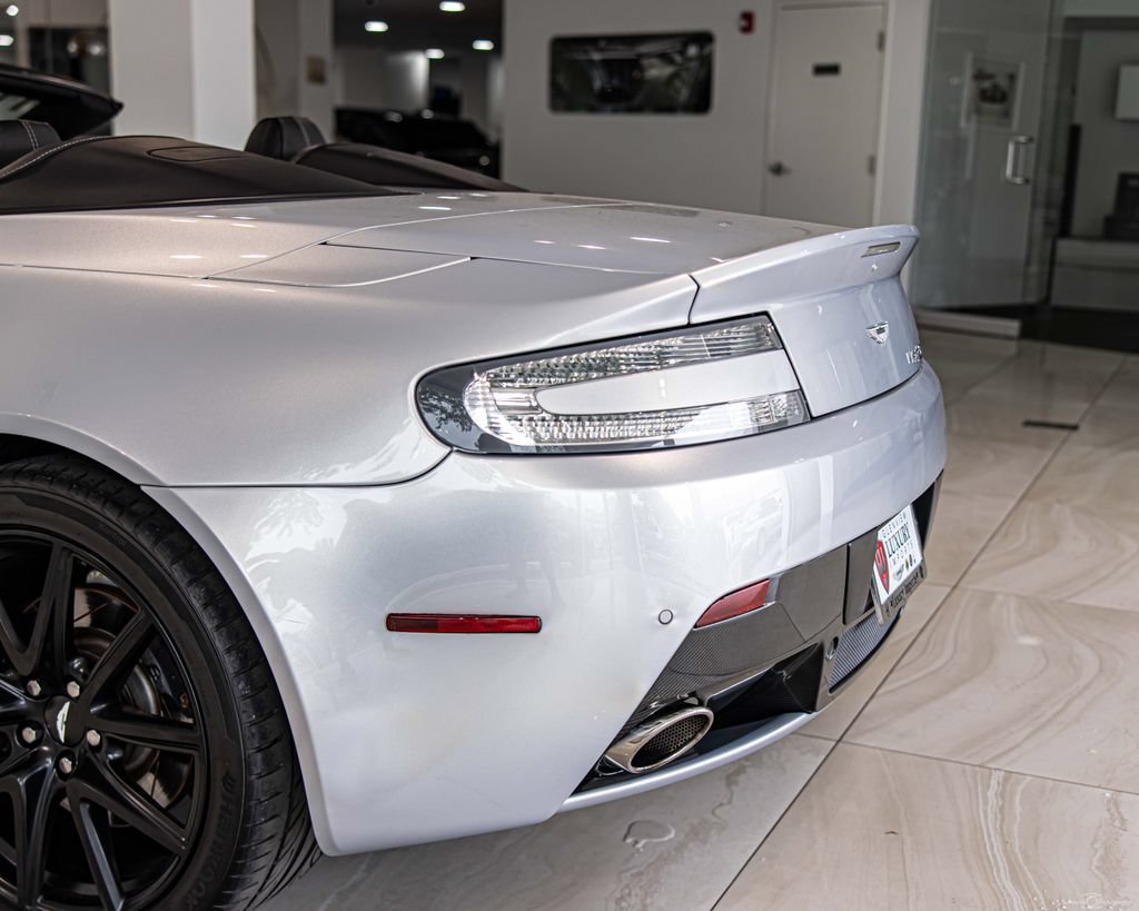 Used 2011 Aston Martin V8 Vantage S RWD image 14