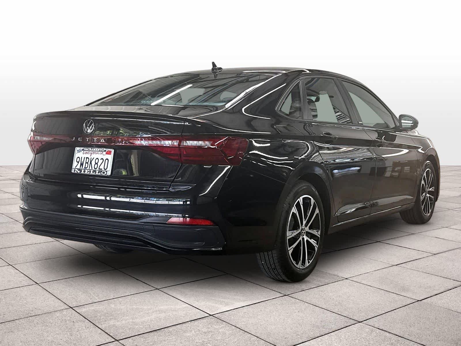 Used 2026 Volkswagen Jetta Sport FWD image 9