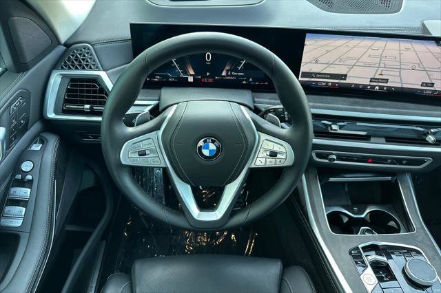 Used 2025 BMW X7 xDrive40i AWD/4WD image 13