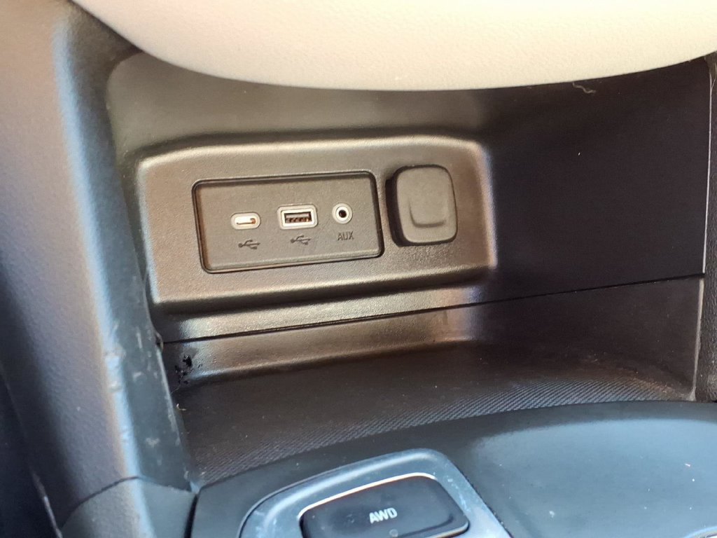 Used 2021 Chevrolet Equinox LS w/ LS Convenience Package AWD/4WD image 26