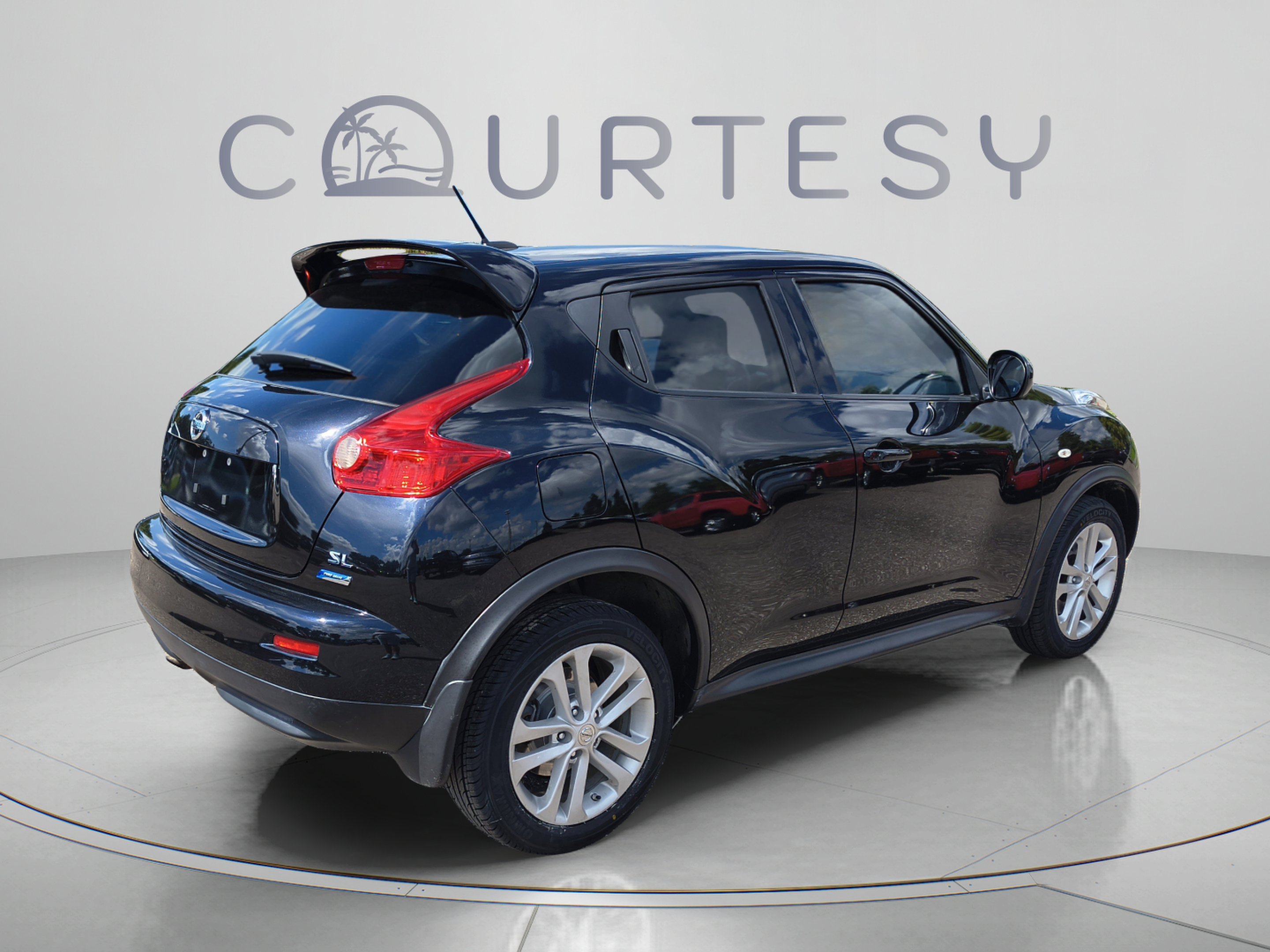Used 2014 Nissan Juke SL FWD image 5