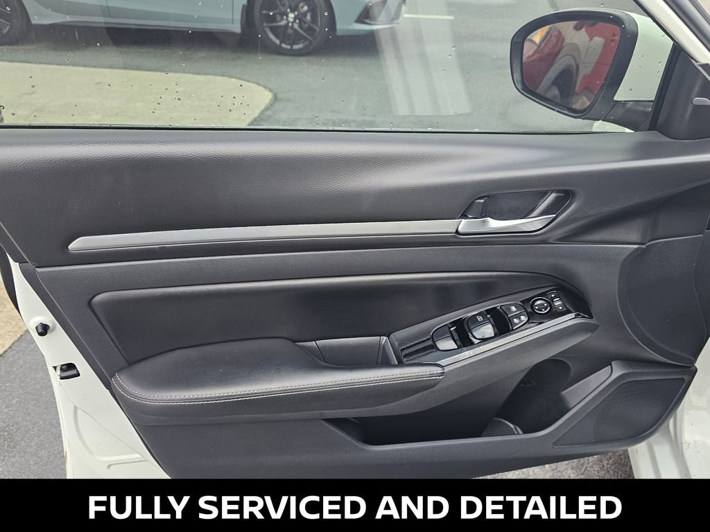 Used 2023 Nissan Altima 2.5 SV image 12