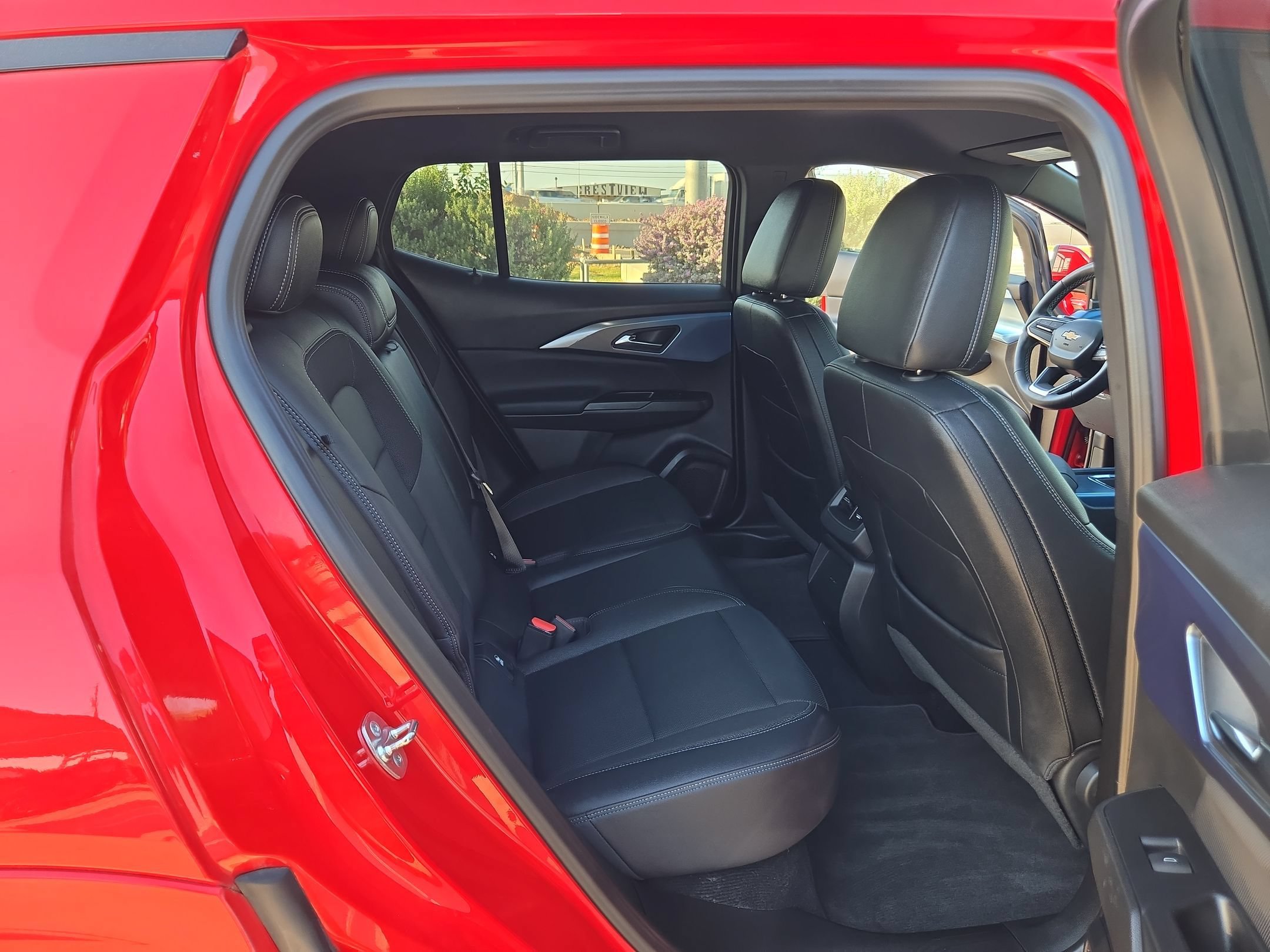 Certified 2024 Chevrolet Equinox EV LT FWD image 24