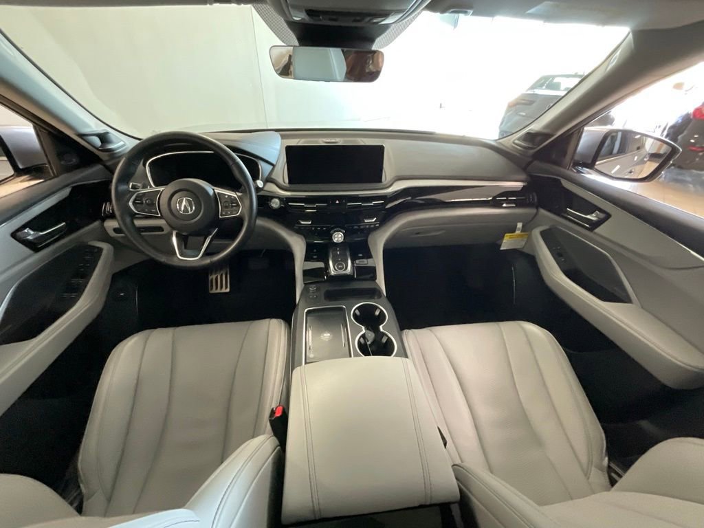 Certified 2025 Acura MDX w/ Technology Package AWD/4WD image 9