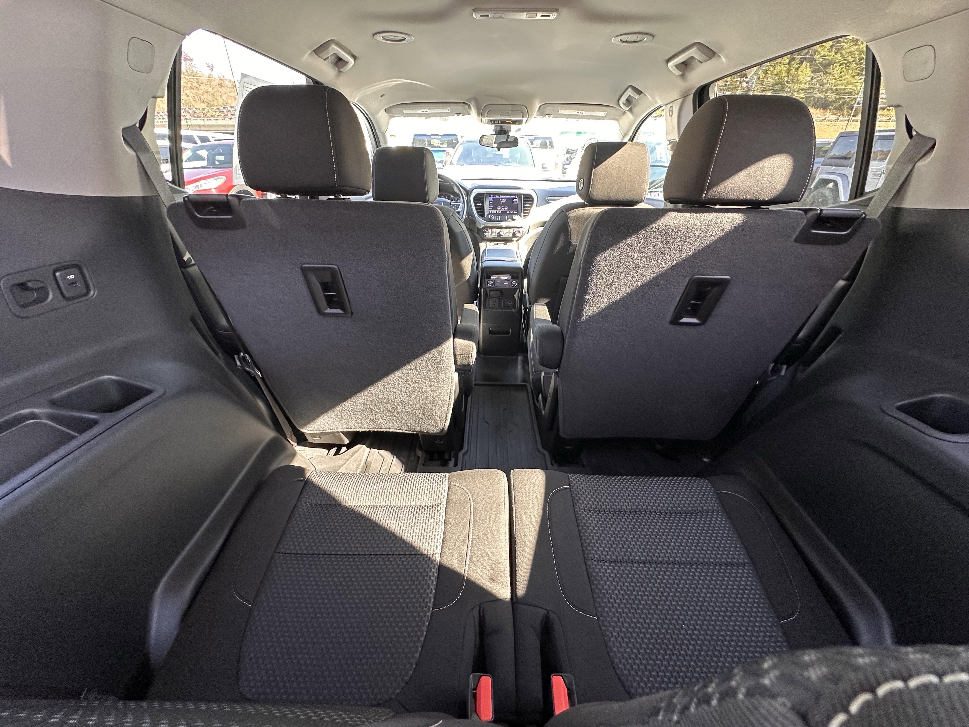 Used 2023 GMC Acadia SLE w/ Driver Convenience Package image 24