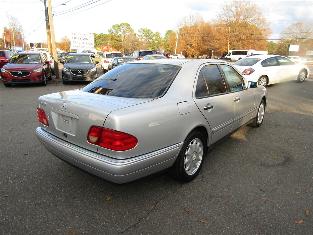 Used 1997 Mercedes-Benz E 320 Sedan image 8