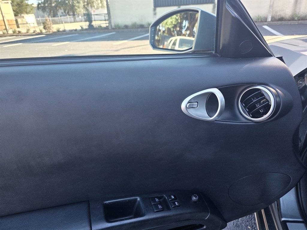 Used 2005 Nissan 350Z Touring image 14