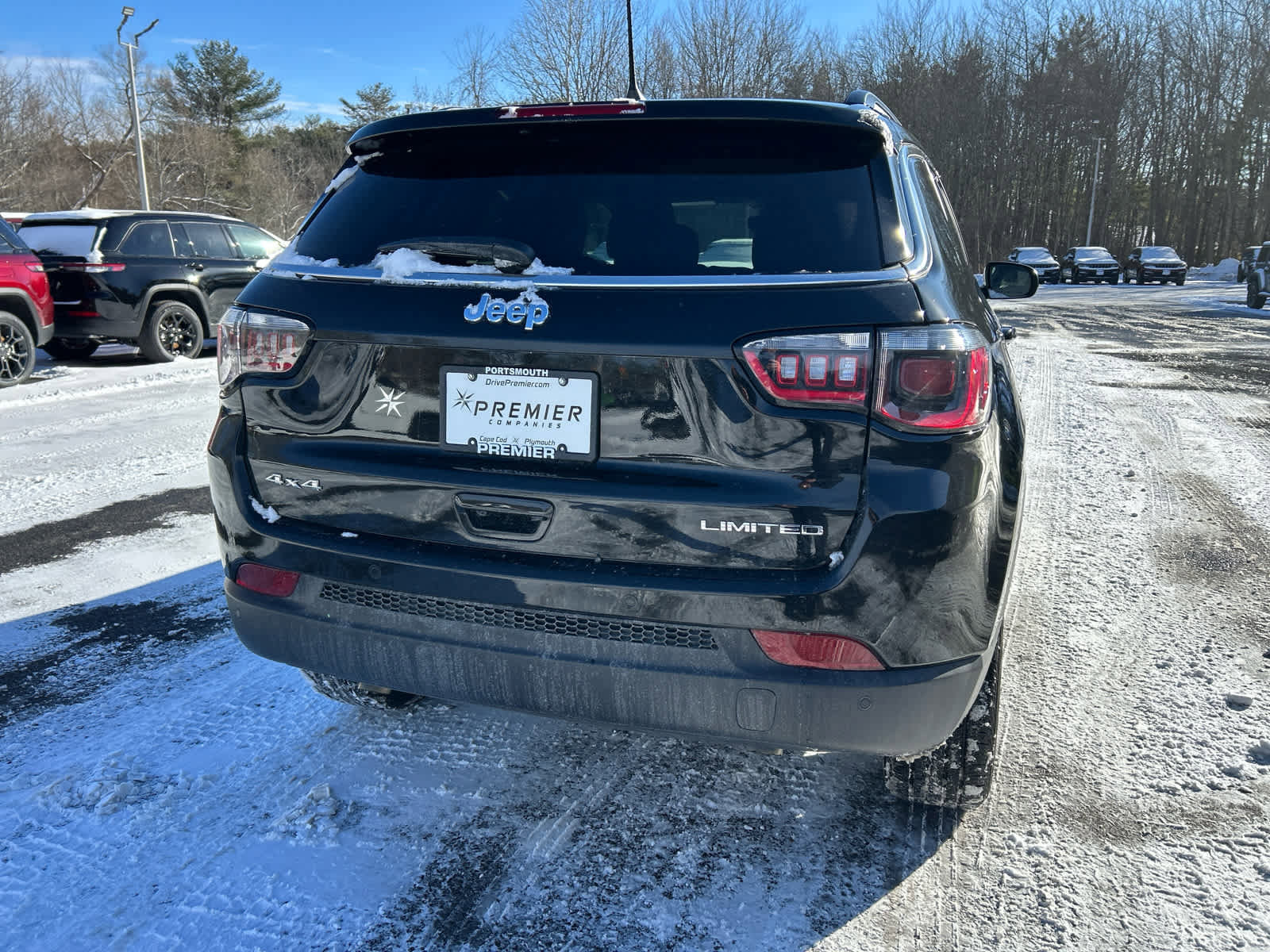 Used 2025 Jeep Compass Limited w/ Sun & Sound Group image 9